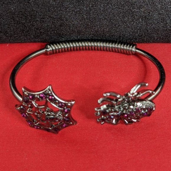 Rhinestone Spider Web Flex Bracelet in GM & Purple - Picture 8 of 8